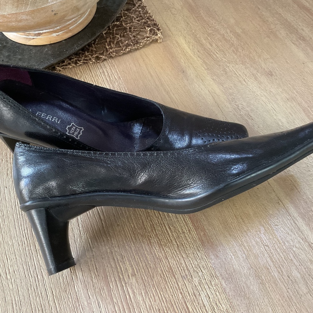 Paola Ferri Women’s Black Italian Leather  Pumps 38 (US 8) - Picture 7 of 12